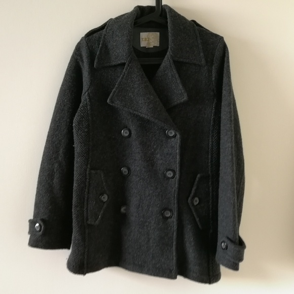 wool coat - Picture 1 of 3